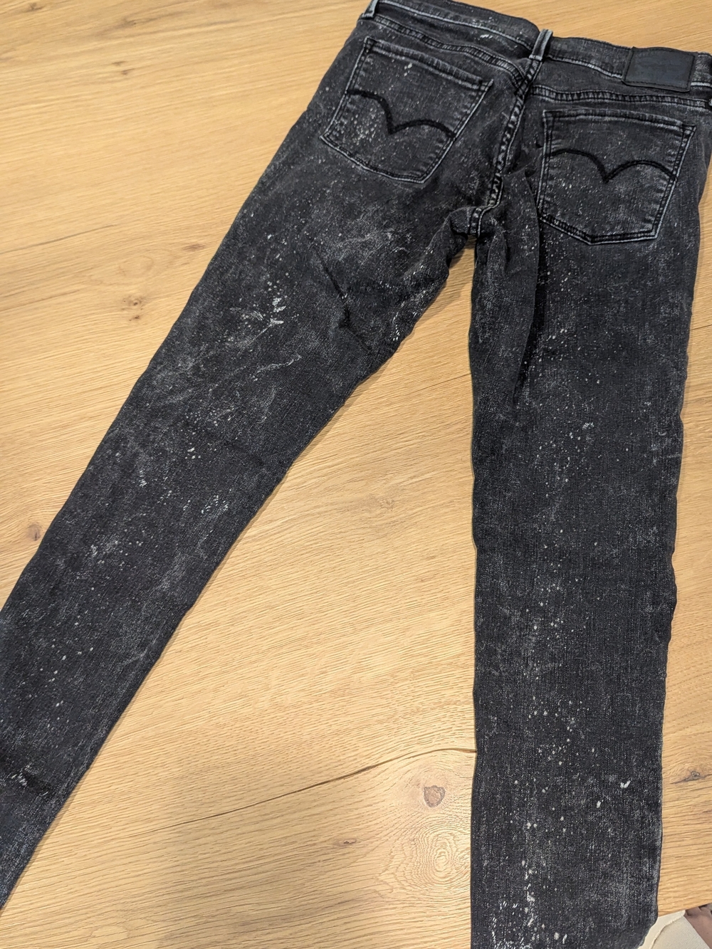 Levi's Women’s Black Acid-Wash Skinny Jeans - Picture 5 of 11